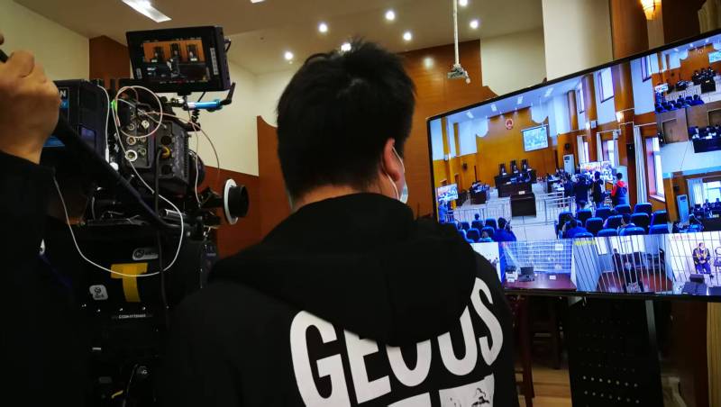 AI生成VS人工创意——云梦县广告片拍摄公司的技术浪漫主义实践